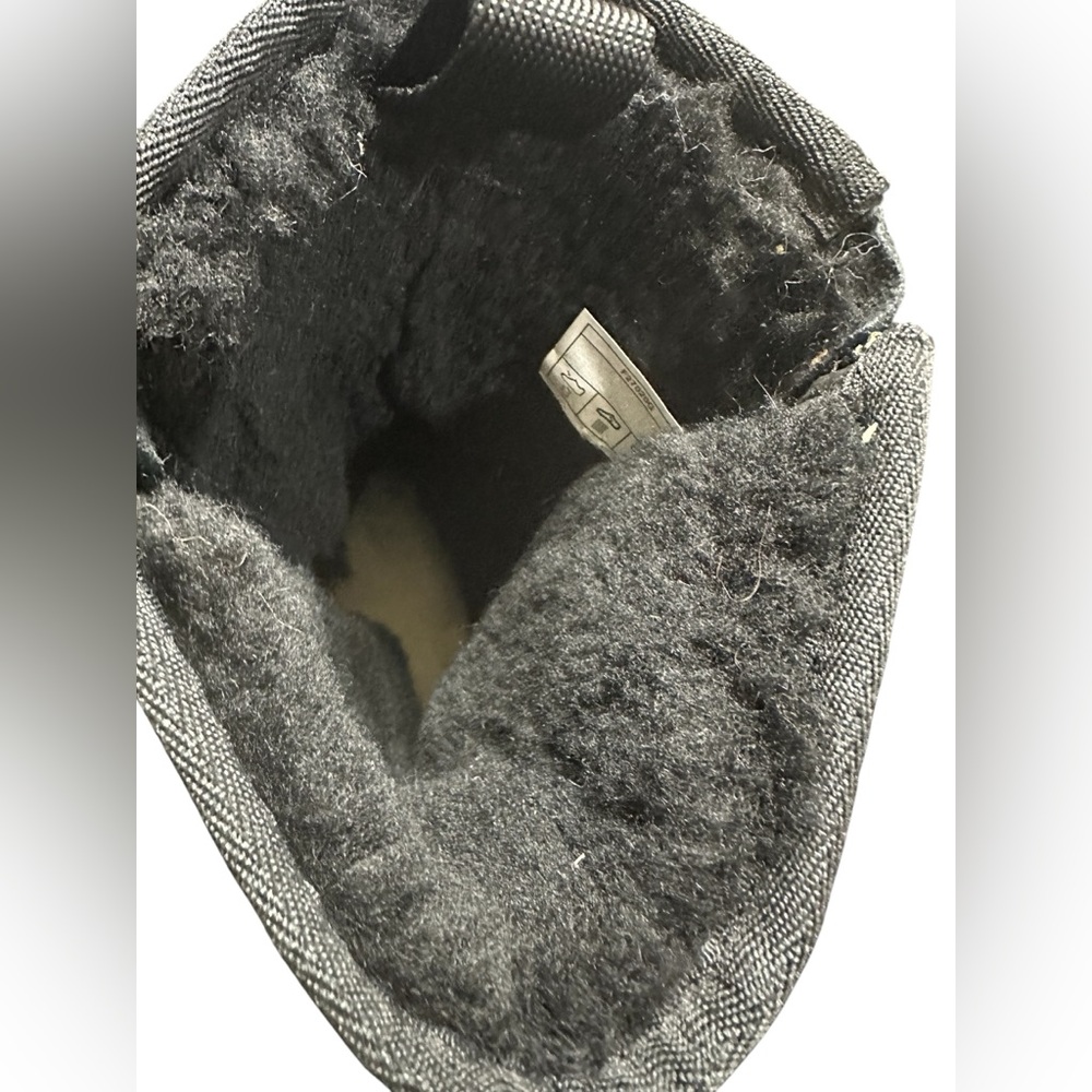 Black UGG boots with zipper on the side size 9 B9‎ - Picture 5 of 8
